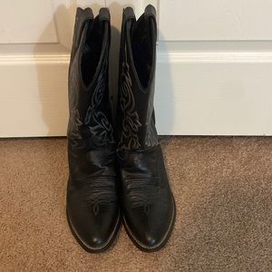 Mens 8EE Justin Cowboy boots. Used but in great condition
